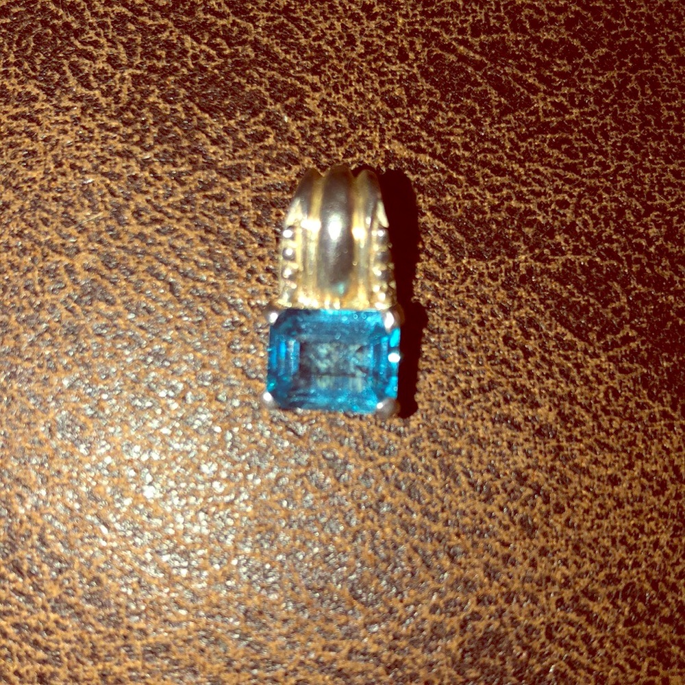 Blue topaz pendant